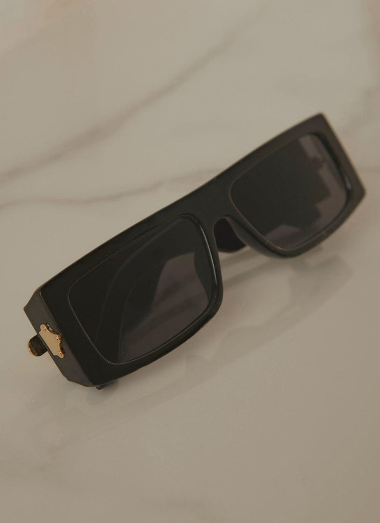 Bad Ones Sunglasses - Black - Peppermayo